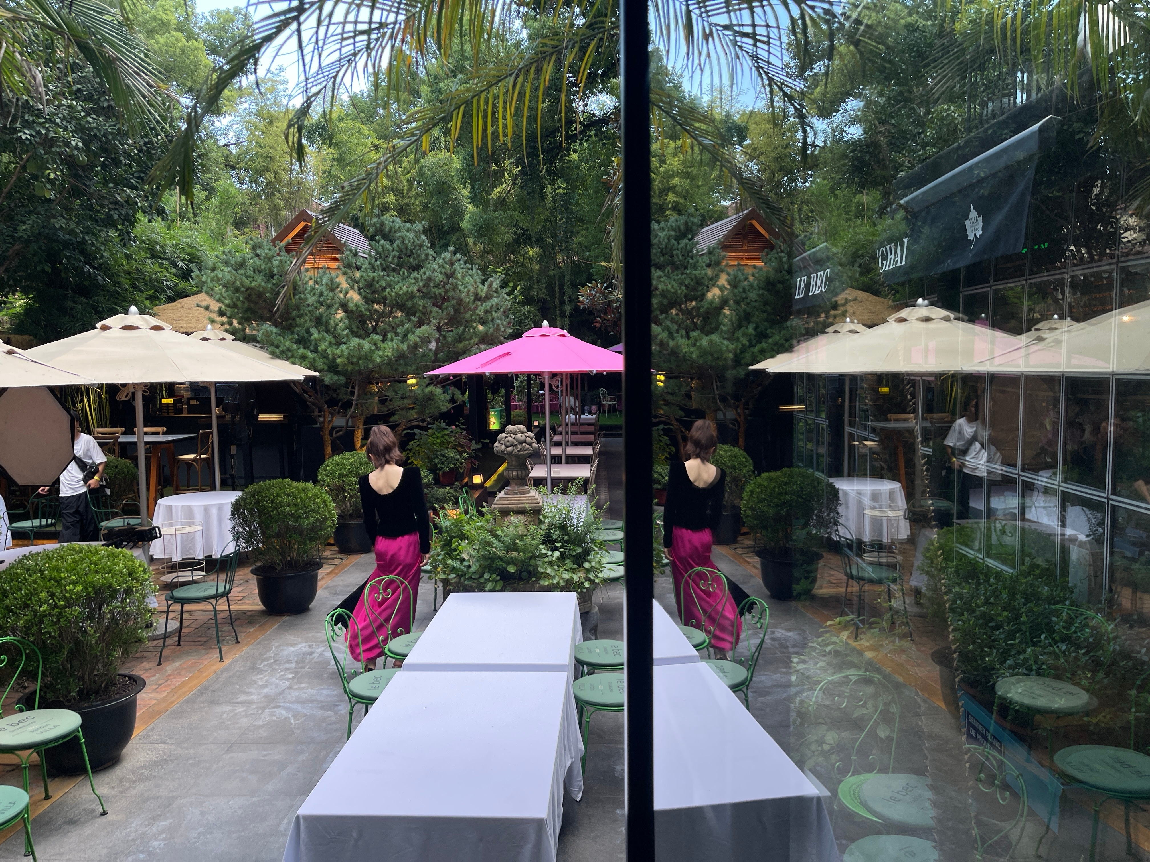 孙俪W盛典高定造型 娘娘不愧是娘娘，出场即是顶级高定，这套造型梦回胡曼黎，在孙俪