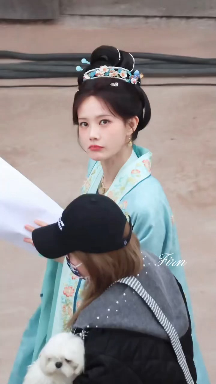 李一桐金枝，雀儿也太萌了 