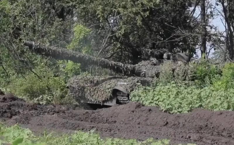 俄罗斯军队在红利曼和库皮扬斯克方向集中了大约11万军力 据乌克兰消息来源称，俄罗