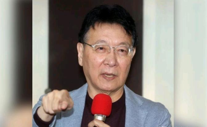 5月24日，岛内政论节目《少康战情室》上，资深评论人沈富雄一番直言，直接让主持人