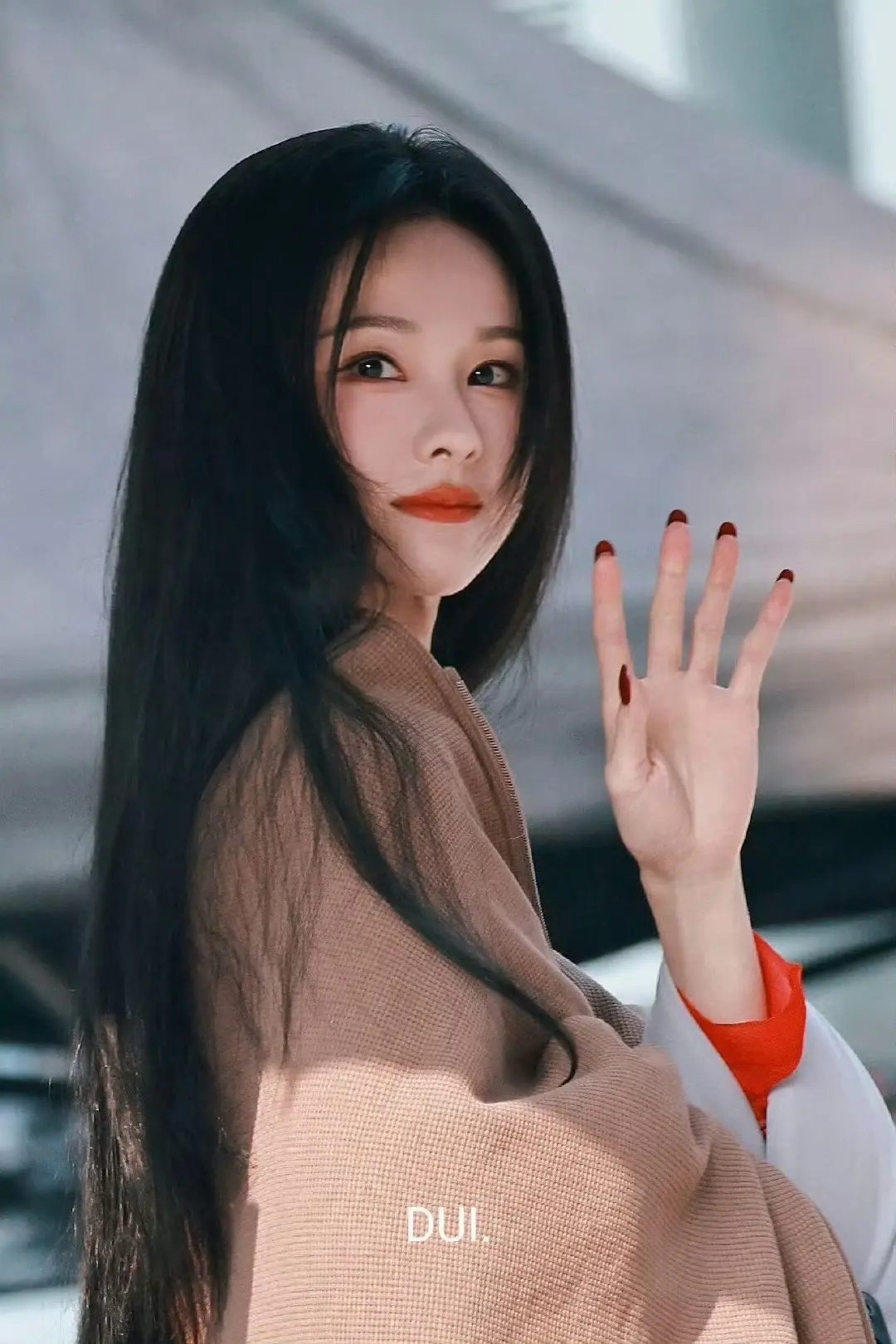 陈都灵。