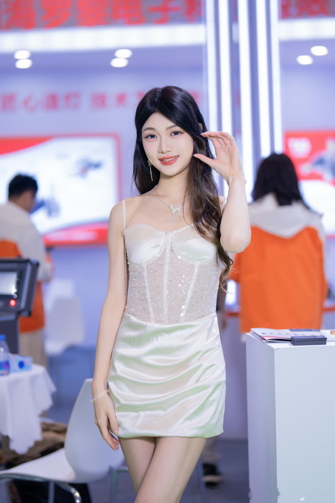 聆听猎人的车展日记聆听在深圳改装车展猎人与车展 2026 深圳改装车展想把图片带
