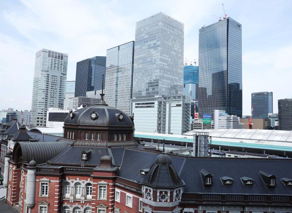 【#日本40多年来将首次上调外国游客签证费#】日本媒体10日援引消息人士的话报道