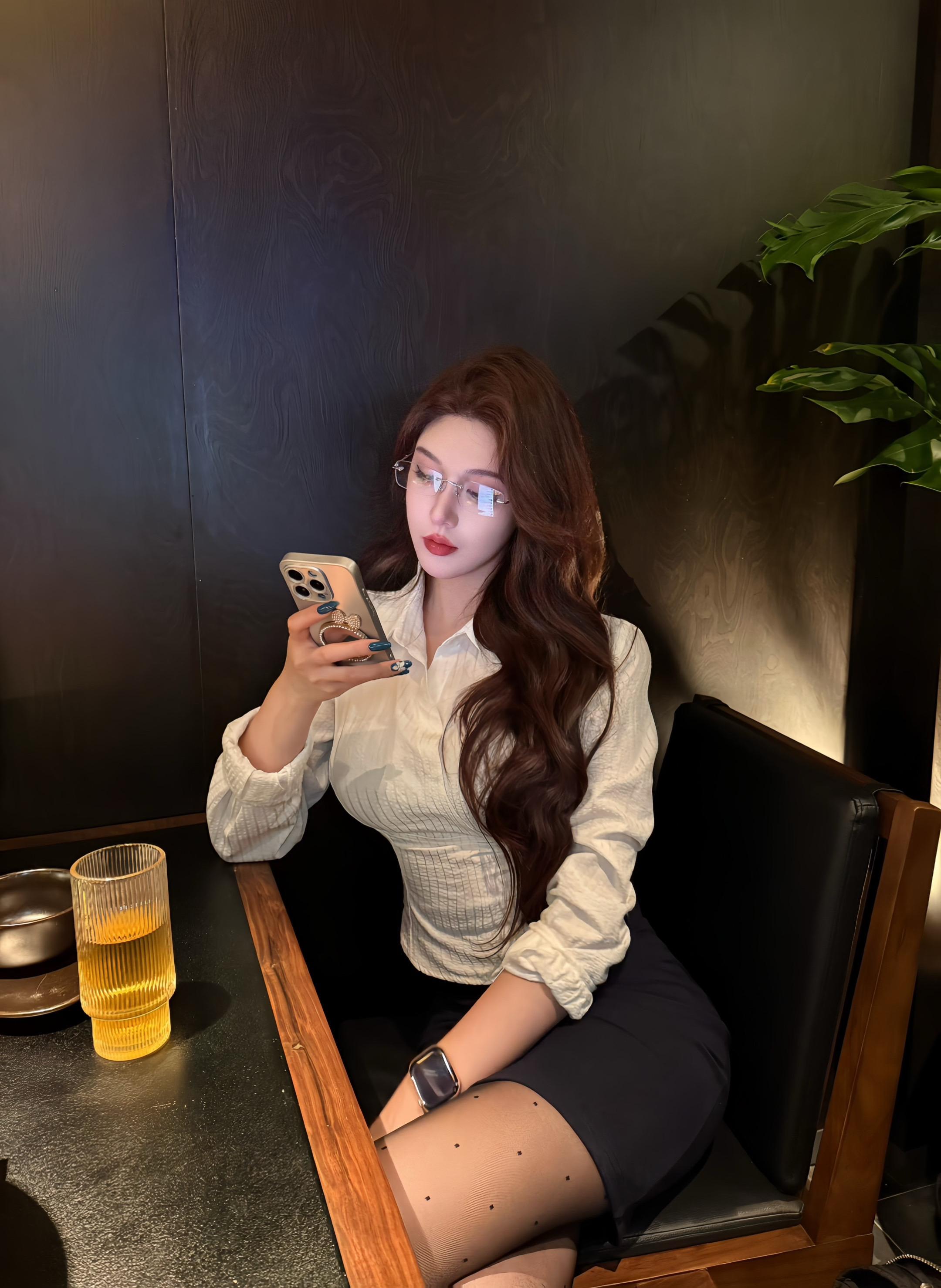 大家好，我是99号女嘉宾，来自重庆！ 我的爱情宣言是:日夜颠倒头发少单...