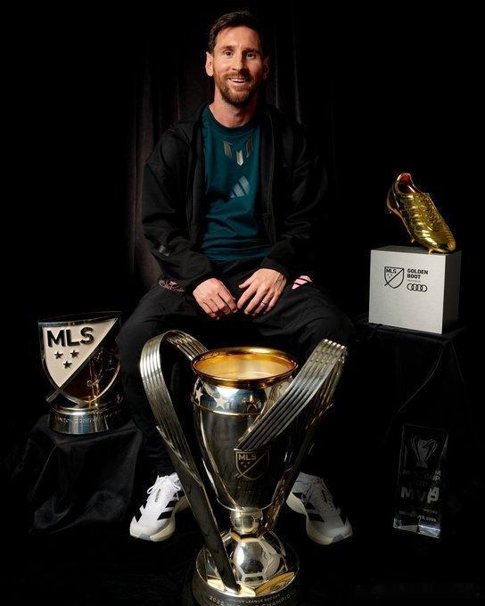 阿密国际宣布梅西包揽金靴总冠军MVP
迈阿密国际官方：梅西当选俱乐部年度MVP✨