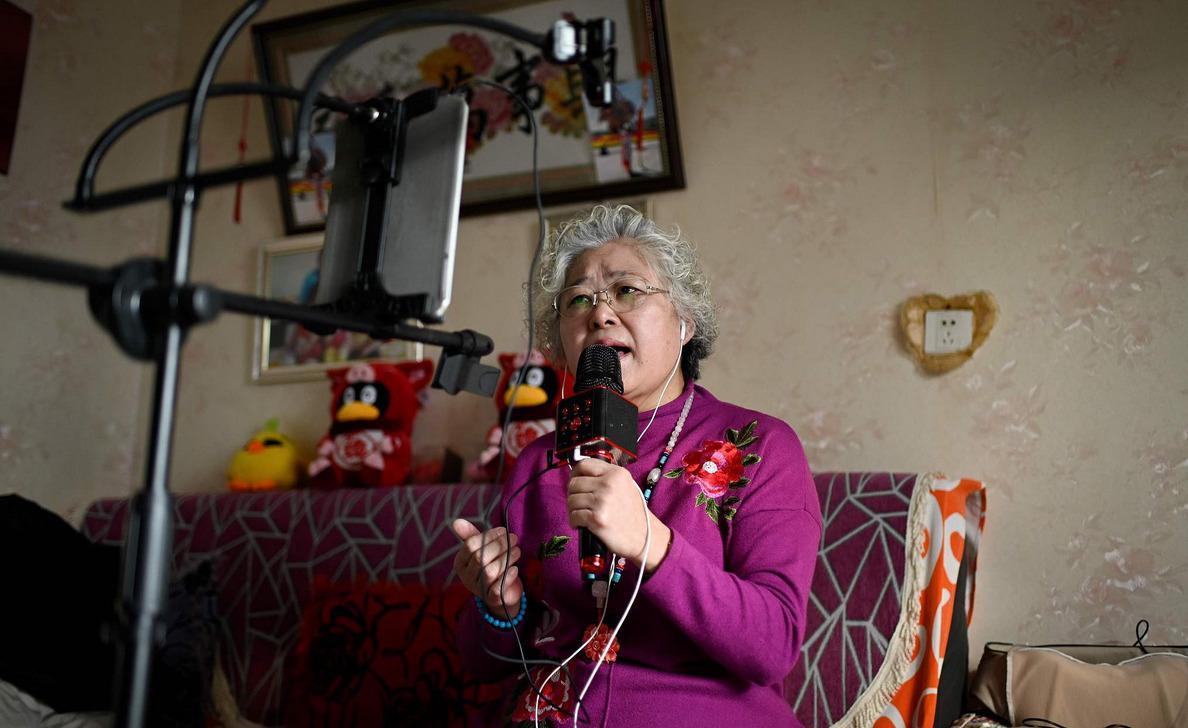 330万打赏无人拦？平台规则喊“大额需确认”，为何成摆设？

半年330万打赏没