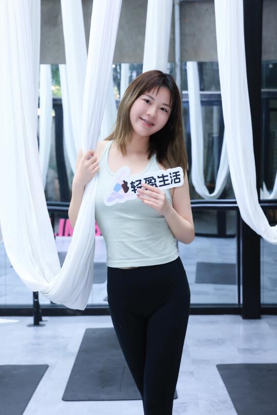 春日柔氧 | 奶油抹茶绿瑜伽服，柔软如云