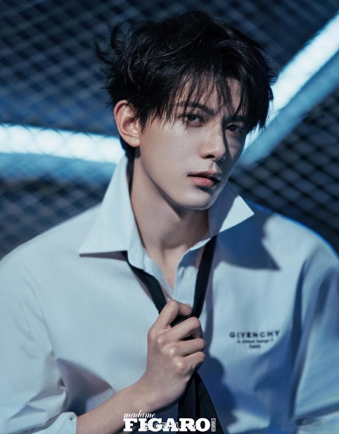 邓凯长的有点像王鹤棣。这周看好六，看综艺感怎么样？ 