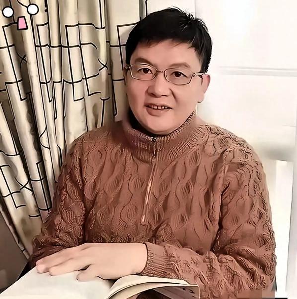 终于等到这一天！复旦大学退休历史系教授冯玮，全平台的社交账号都被彻底永久封禁了。