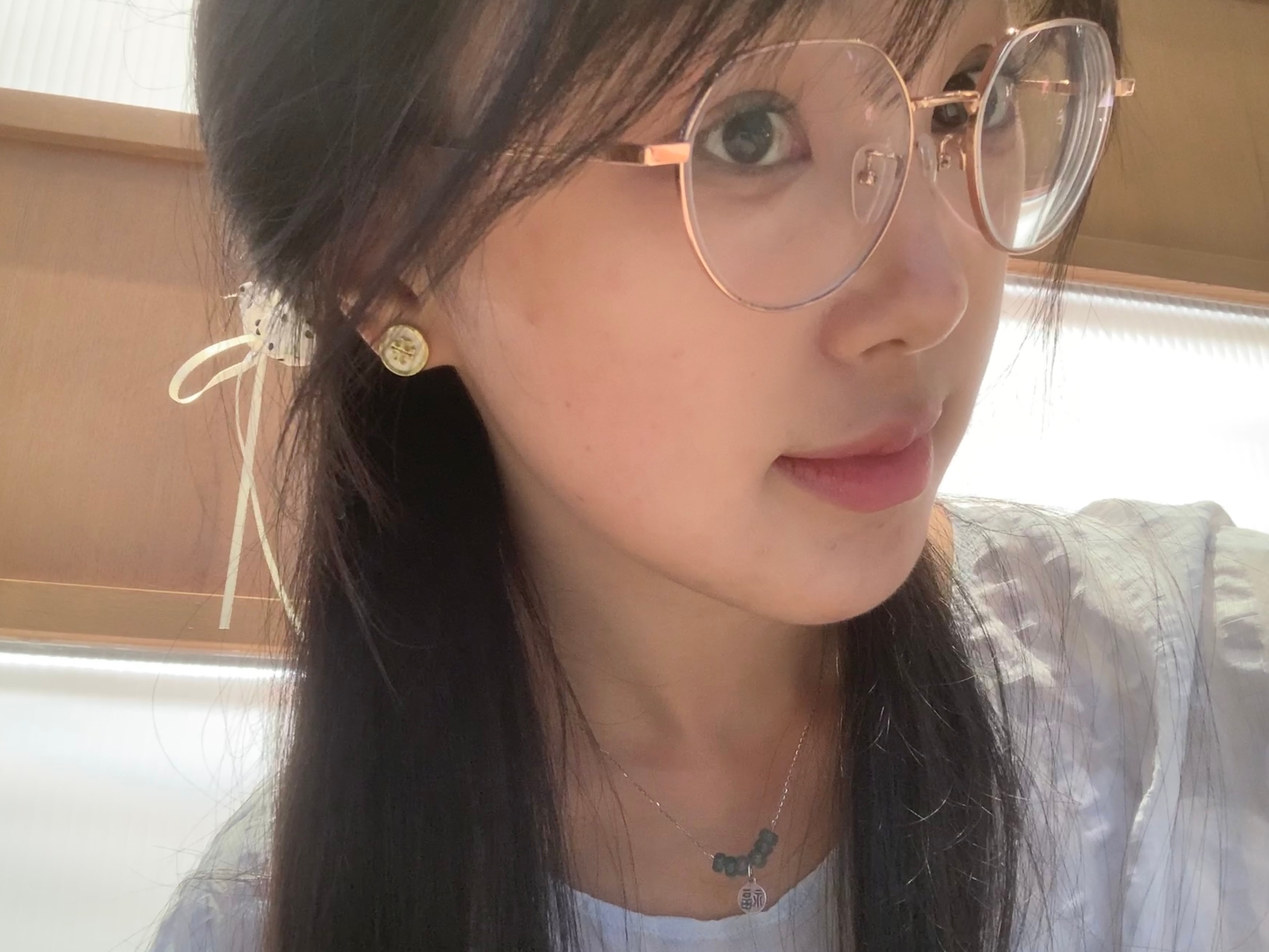 p1手残党首次尝试免胶假睫毛，真的蛮方便的，效果也不错，便宜好用 挖到宝了🥰p
