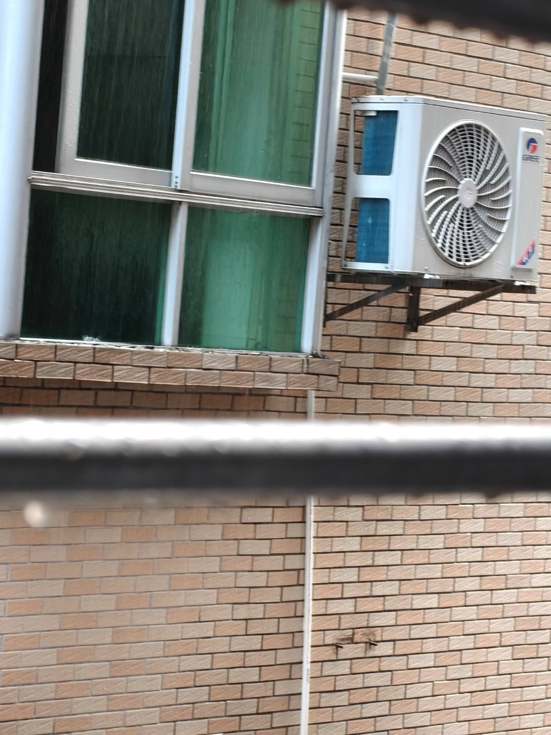 能不能停会雨这会耽误我去见林Sri 