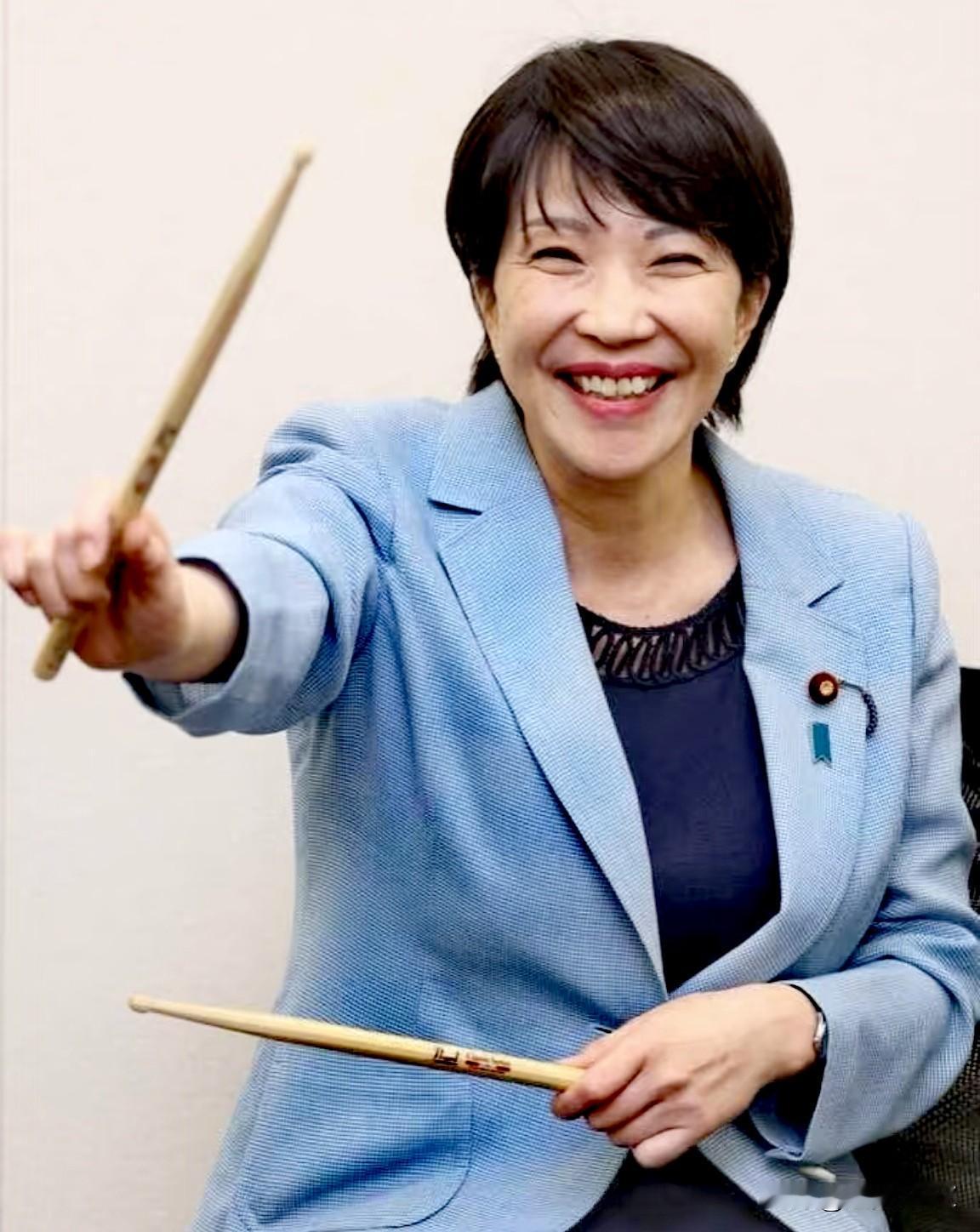 换汤不换药啊！日本换了一位摇滚女首相，不要大惊小怪，日本首相就像走马灯，每一位都