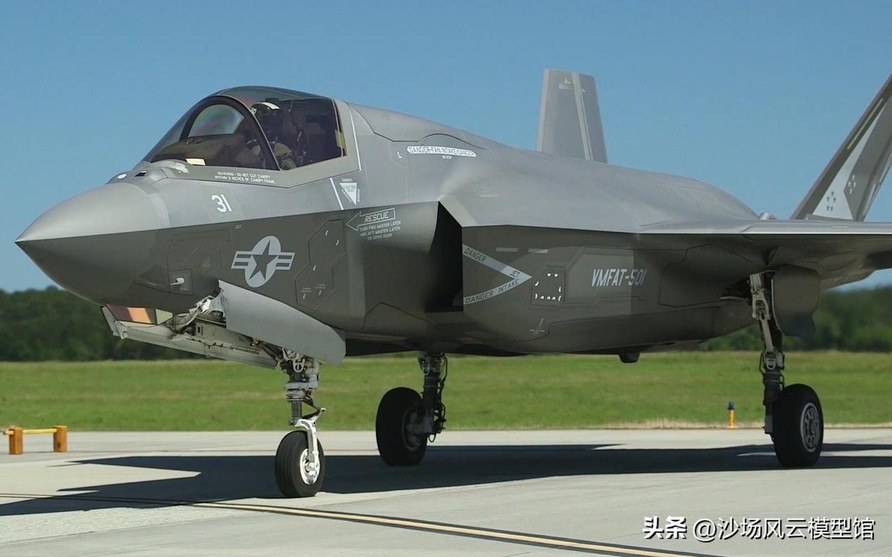 不光美空军F-35A没装雷达，美海军陆战队新接收的F-35B也没装雷达。
美国海