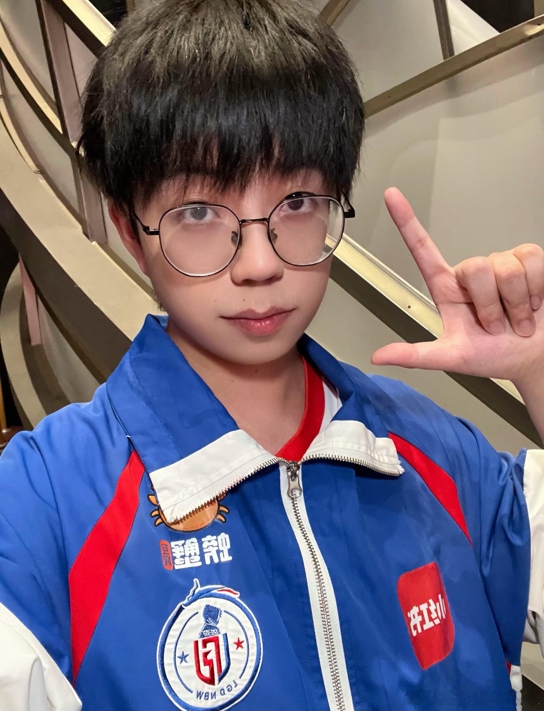 LGDNBW赛季四连胜小崽XZX 继续努力 