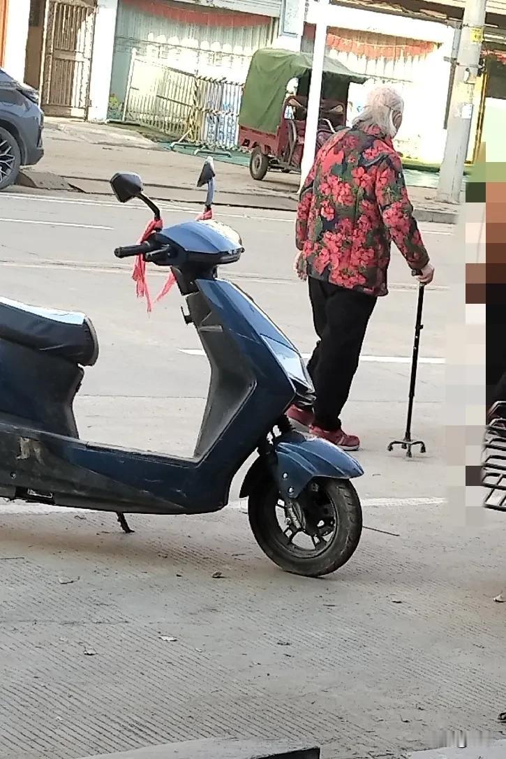可怕了，老年味能洗掉吗？
俺们楼下的老大妈是个热心肠的人，每次见到我，都会热情的