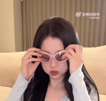 虞书欣直播掉美颜的一帧，感觉差别不大呢 