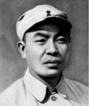 1943年，土匪刘黑七带人杀了400多名百姓，还掳走了72名妇女，八路军政委王麓