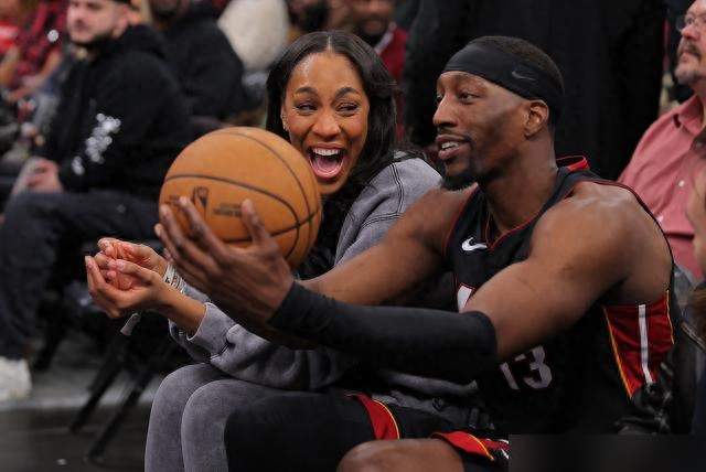 爆砍36分10篮板，男友阿德巴约看傻了，她是我见过最离谱的MVP