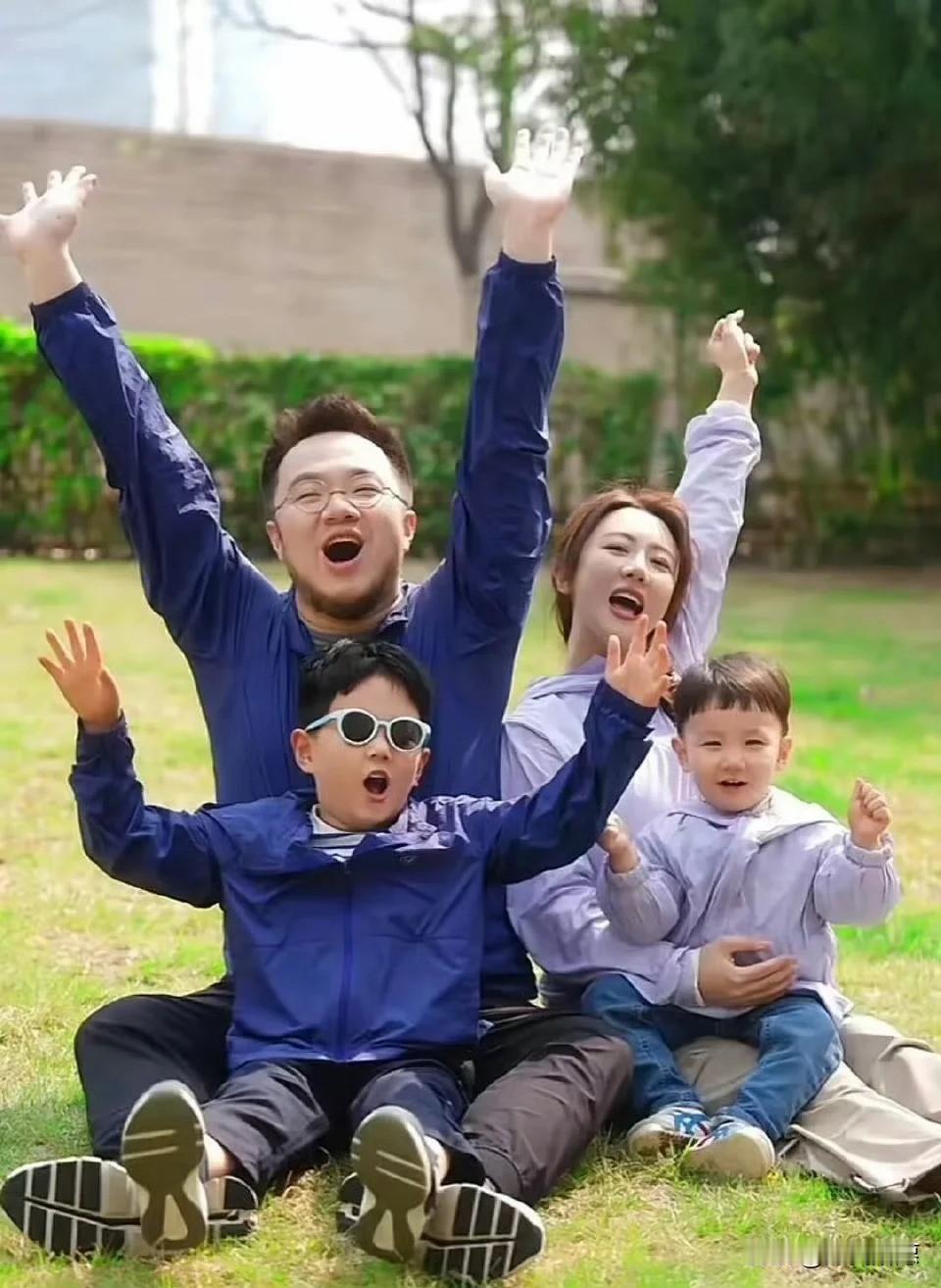 血缘债要不要还？
巴图的做法是：
不还，但清算。

英达在直播间蹲守半年，巴图一