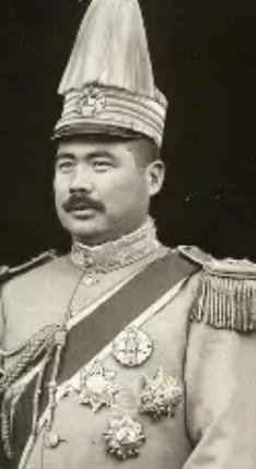 建国后对冯玉祥评价高的原因首先是因为他反蒋。反蒋战争败了两次。之后除了抗战期间，