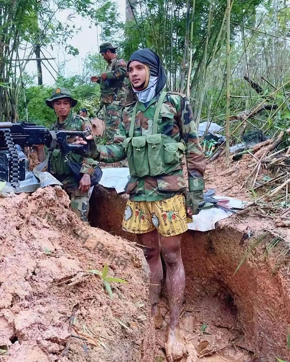 当柬埔降士兵听说国家将可能与泰国停火了，这下他们可高兴了，他们不用战斗了，他们将