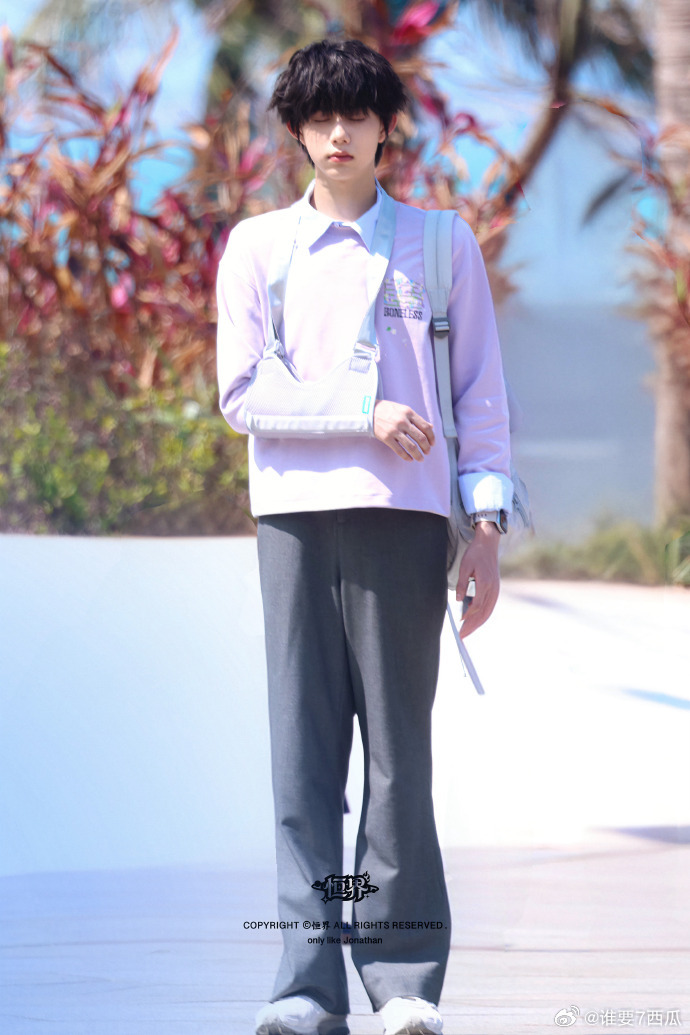 陈奕恒战损版青春学长 谁懂战损的魅力啊，又美又强，狠狠期待住了 