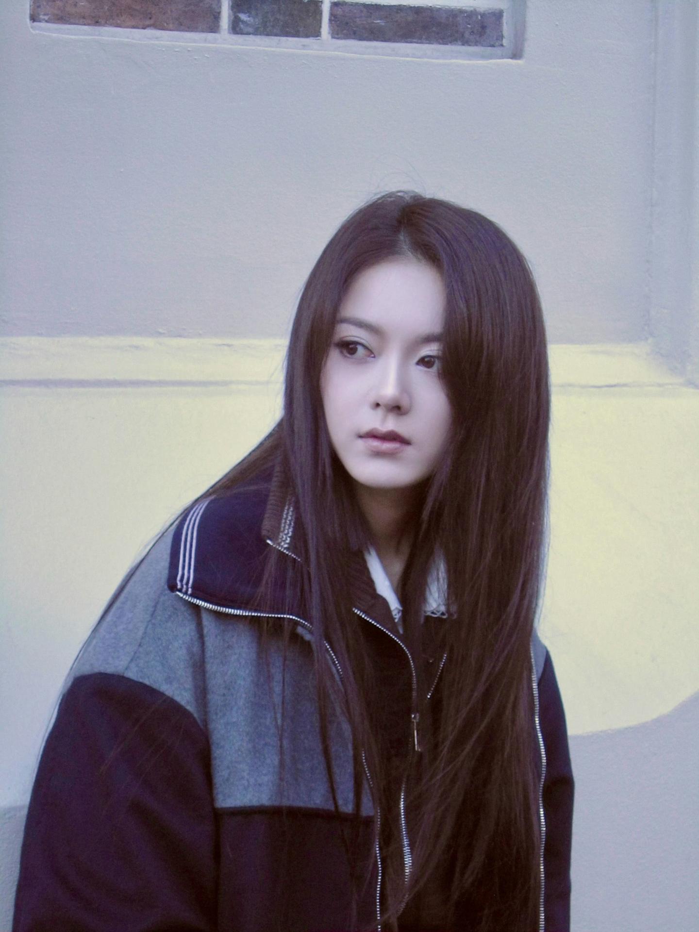 “天青色等烟雨而我在等你”