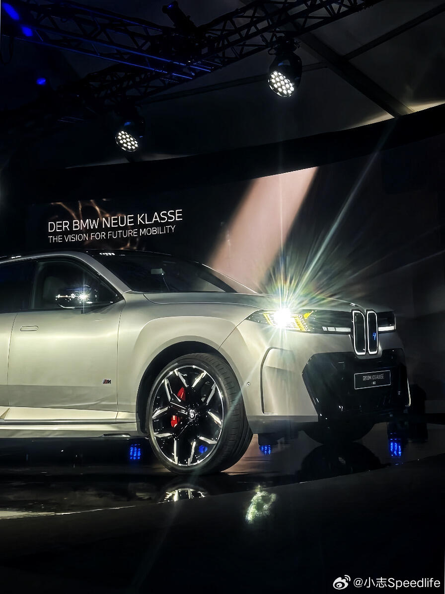 宝马新世代阵容以集齐，我还是更喜欢iX3的感觉！你们呢？大v聊车宝马