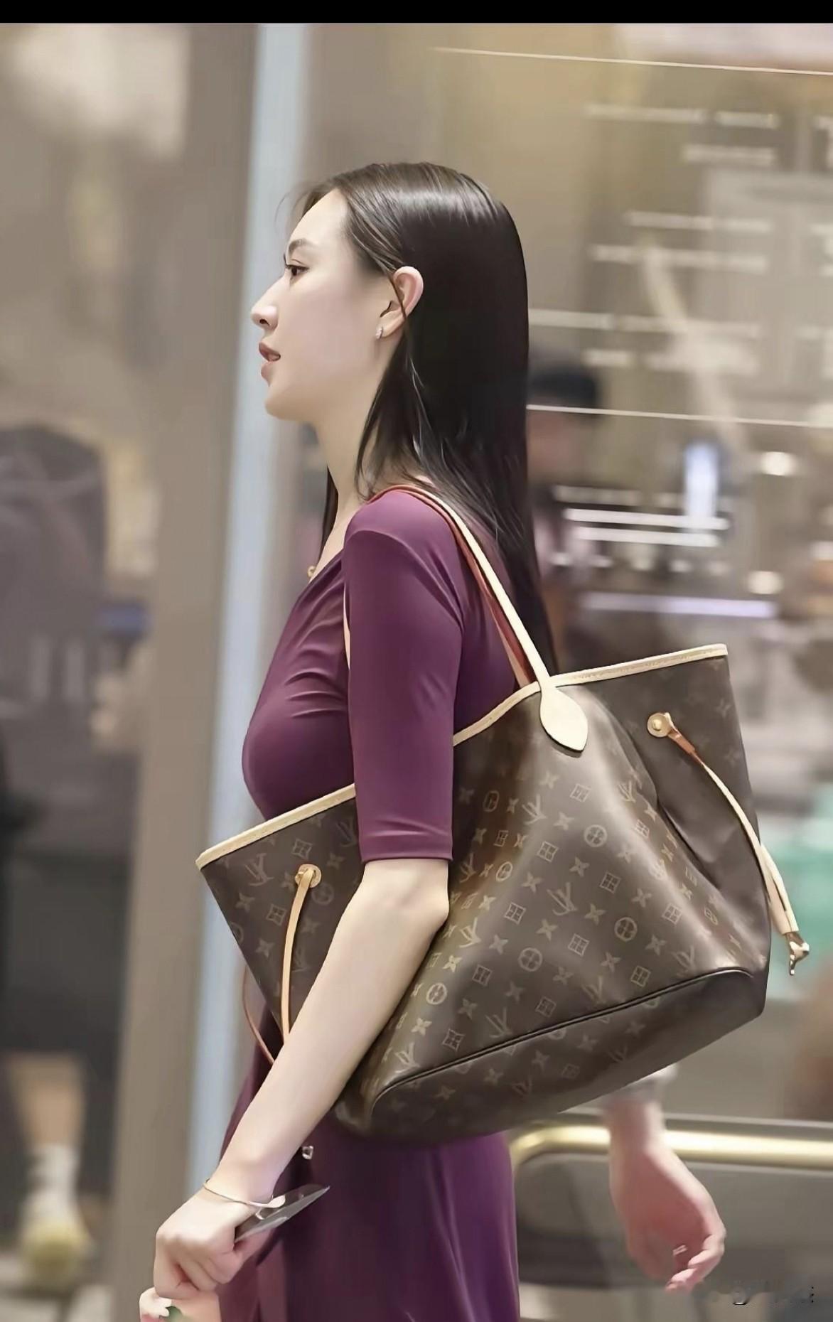 实话实说，她俩发质谁好？
