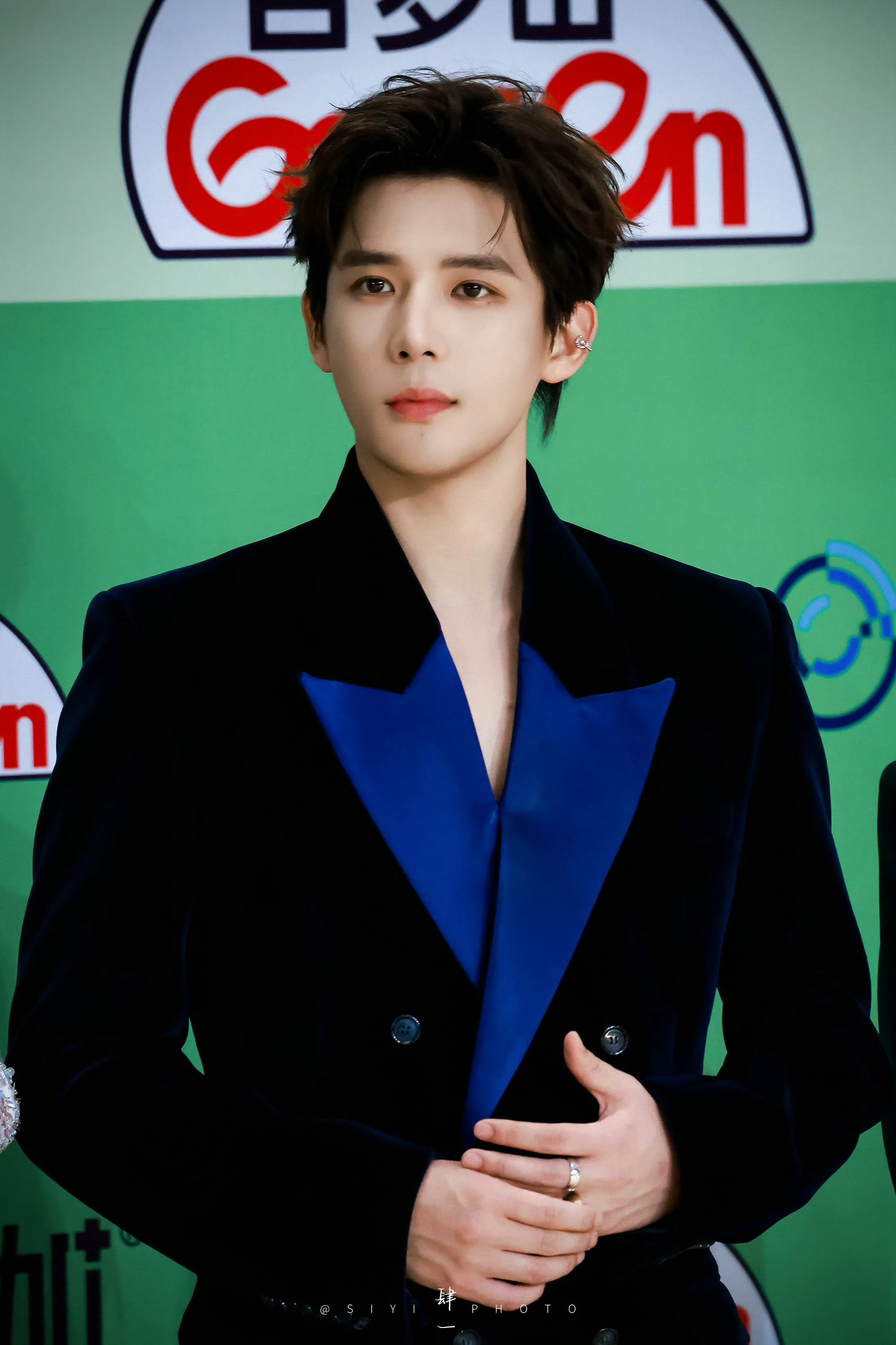 王安宇  为王安宇守护星愿 此男最爱的招牌动作1️⃣1️⃣：这就很王安宇🤏～（