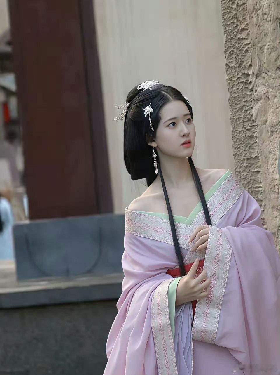 赵露思真的太美啦，女神[爱你][爱你][爱你]赵露思 ​​​