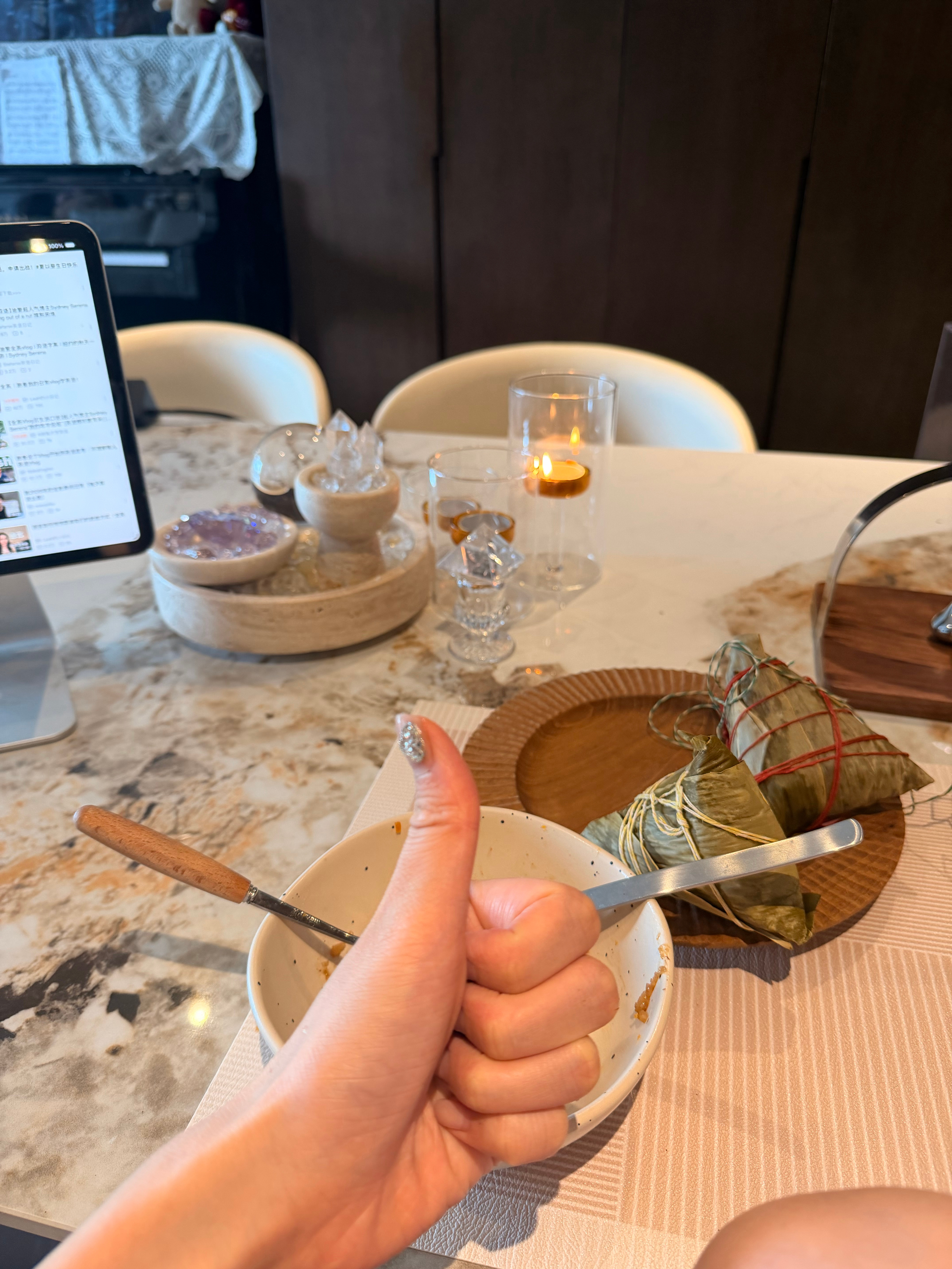 今天这个大粽子顶我一天热量了，不过今天有健身课，放肆一下吧～（淦，我怎么吃完了！
