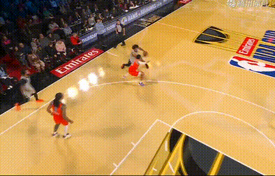 文班亚马第二节登场！抢前场篮板真猛马刺vs雷霆