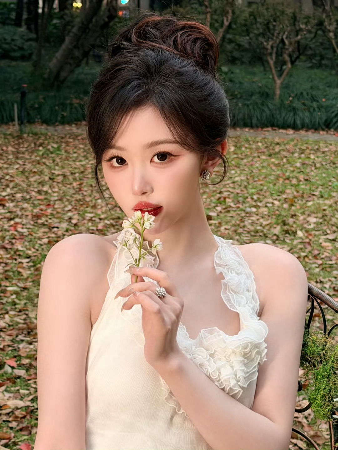 孔雪儿你美孔雪儿让我想了半天漂亮话孔雪儿你就是清甜清纯的青苹果🍏！一袭挂脖白裙