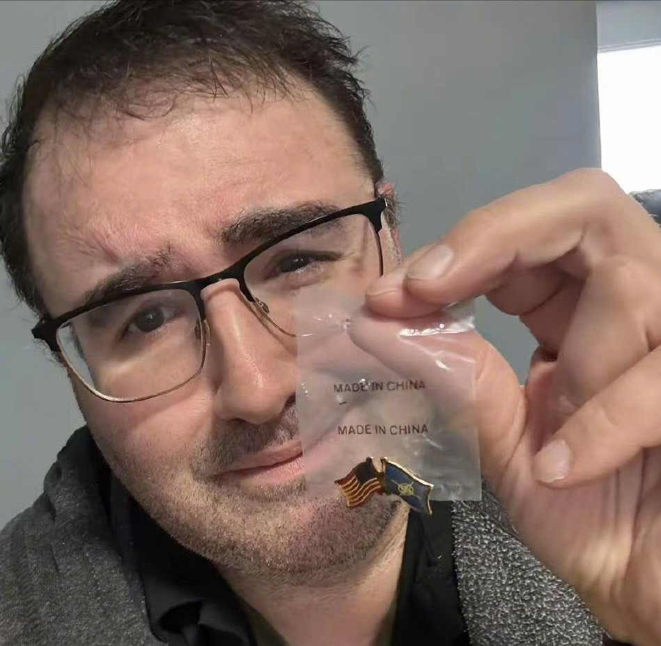 北约徽章made in China 