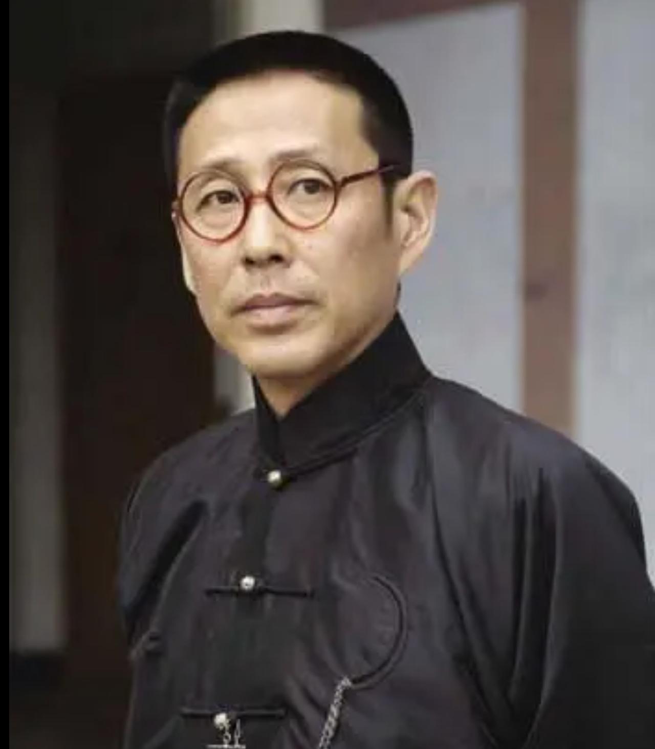 陈道明发文指责老百姓：“现在的老百姓不够宽容和有温度，戾气太重，导致很多行业被摧