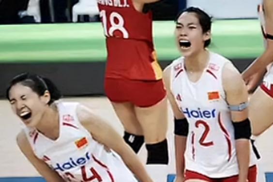 两站结束
中国女排总战绩总积分
南京站
中国0:3捷克积0分
中国3:2泰国 积