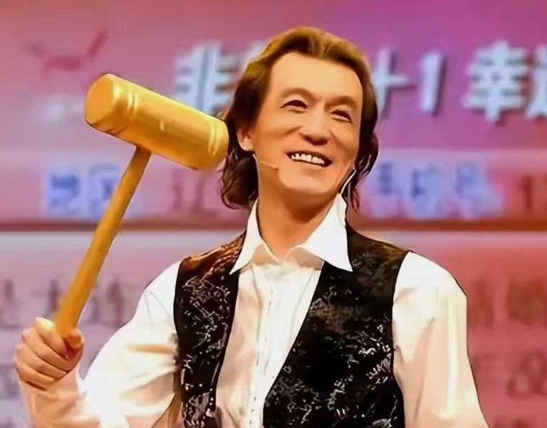 李咏如果没去美国说不定能活久一些，再说就不能把骨灰带回来？
 
难道真的是外界所