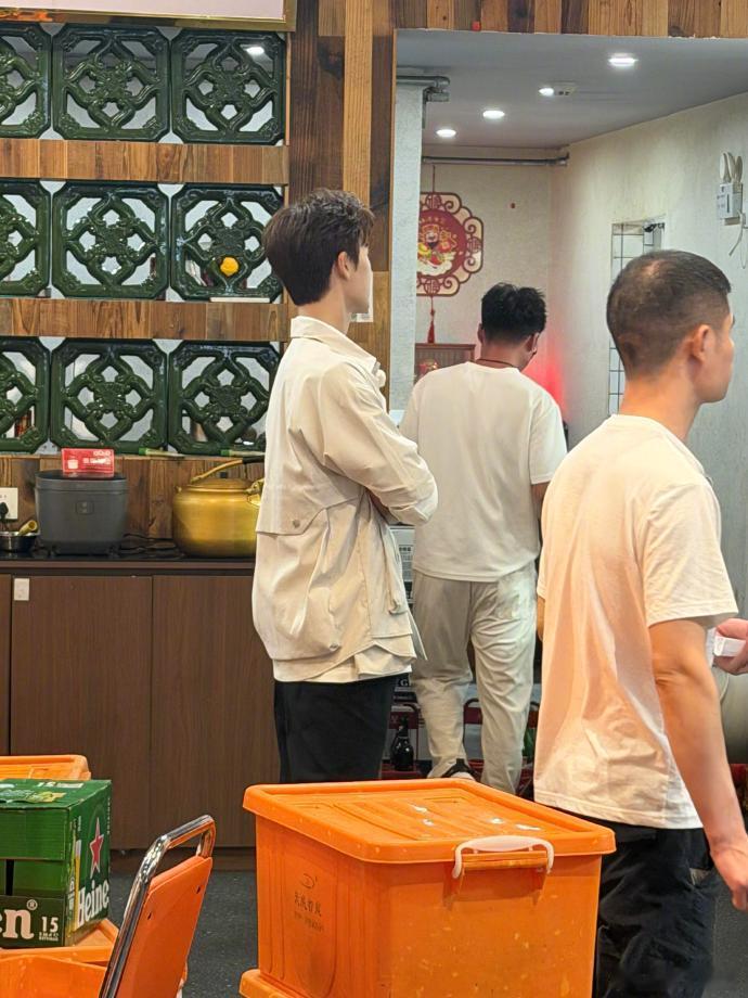 李昀锐生图好优越李昀锐帅得这个板板正正 李昀锐帅得这个板板正正，李昀锐生图好优越