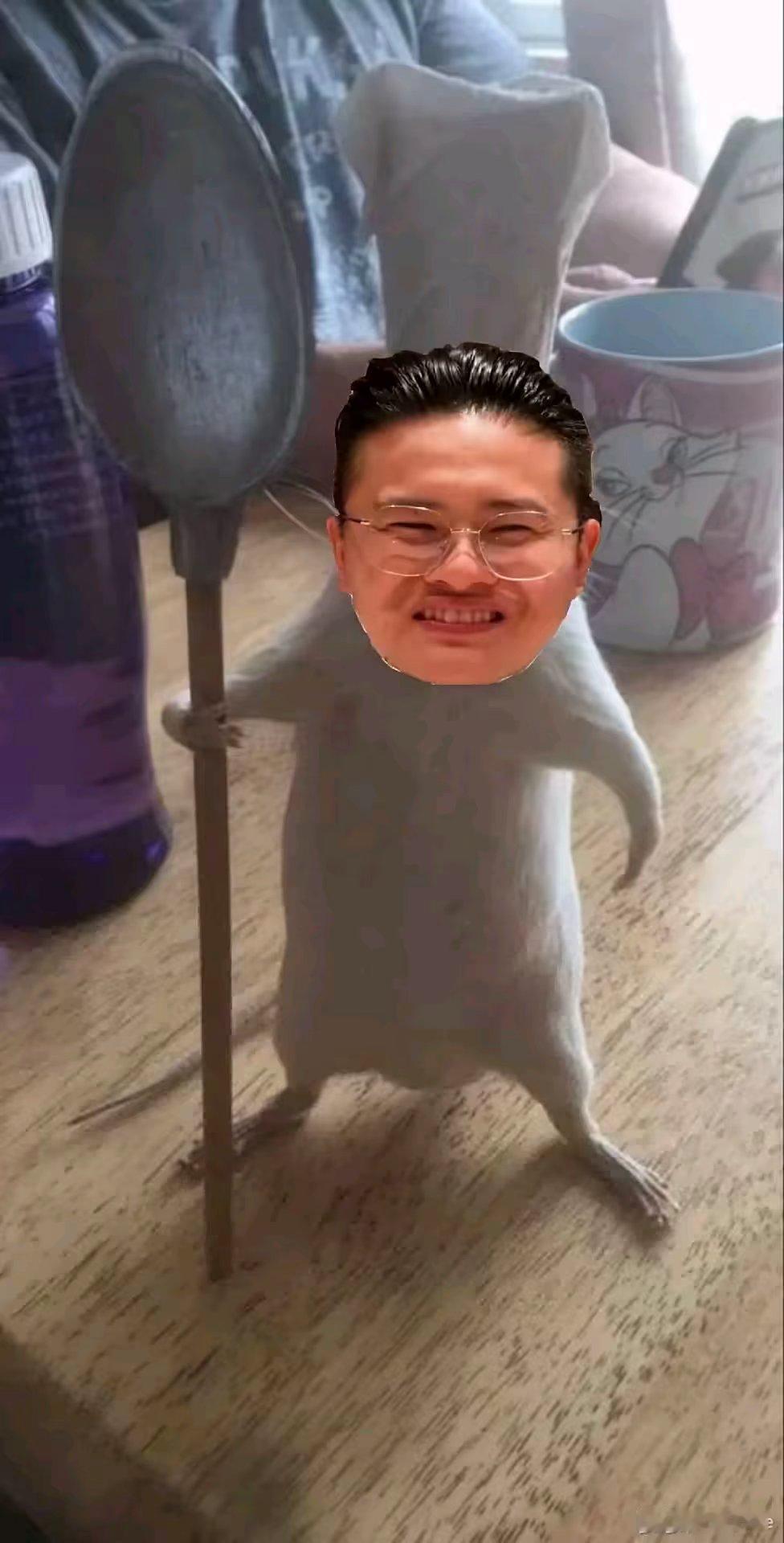 各位记住了，打工是永远不会出头的，我以前自己打工 5 年，刚好解决温饱，没什么存