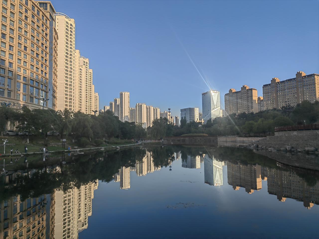 青海西宁秋色∽
海湖湿地、白沙滩公园/海晏桥、海湖桥/人民公园、大风车、白塔/格