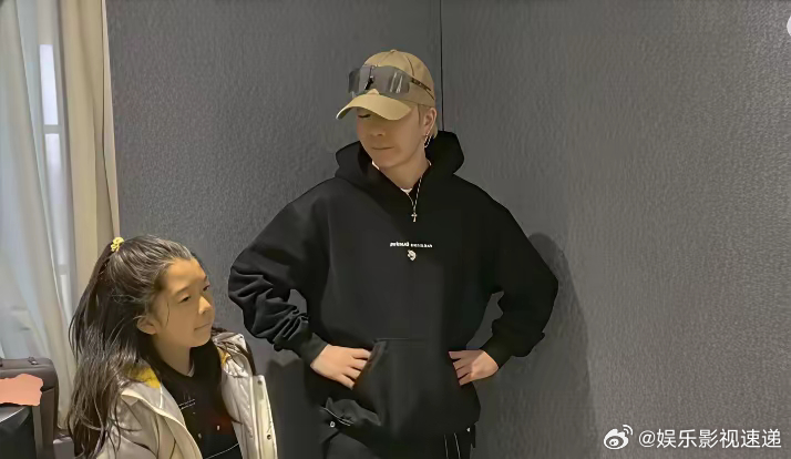 最低谷时，他想过退出娱乐圈。​只因为女儿一句“爸爸还没回家”，瞬间杀回战场。​王