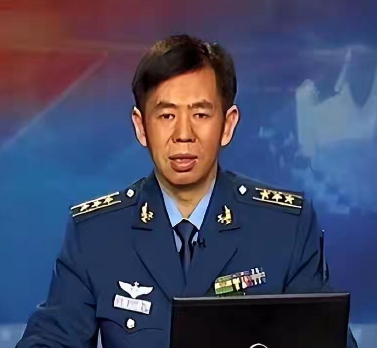 军事评论还是喜欢鹰派人物戴旭，他充满了尚武精神，讲的令人提气，听了荡气回肠，特别