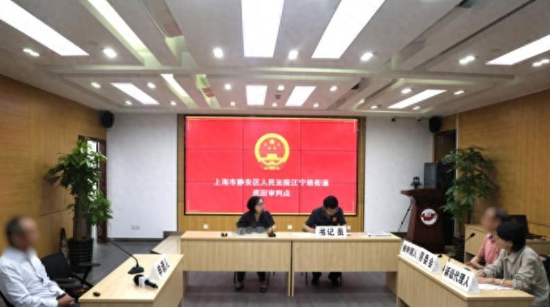 “太感人了！”上海，一男子自幼患有精神疾病，他的家人留给他一座房子，让他在上海自