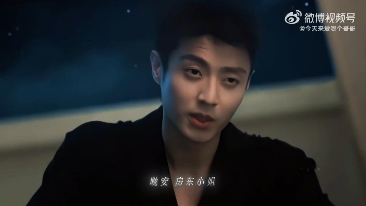 陈靖可王法不语只一味扫码陈靖可这个码走到哪扫到哪笑死我了，以为是搭讪结果是请付费