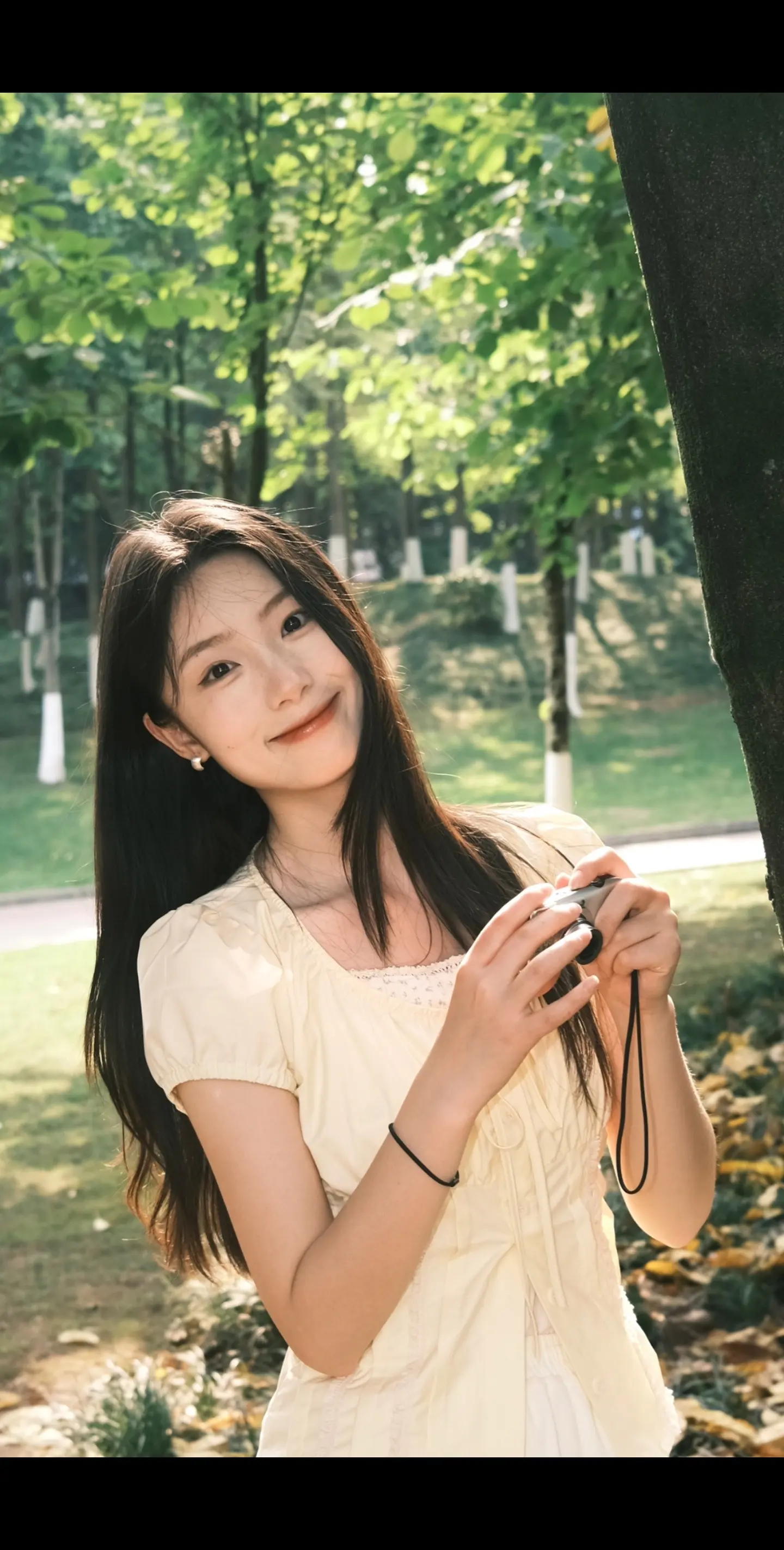 有人说你莞莞类卿 有人说你是他唯一的妻。