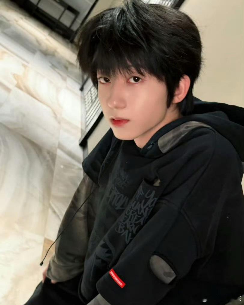 时代峰峻回应杨博文被私生撕作业不是我说，时代峰峻这次回应感觉又是被逼出来的吧？我
