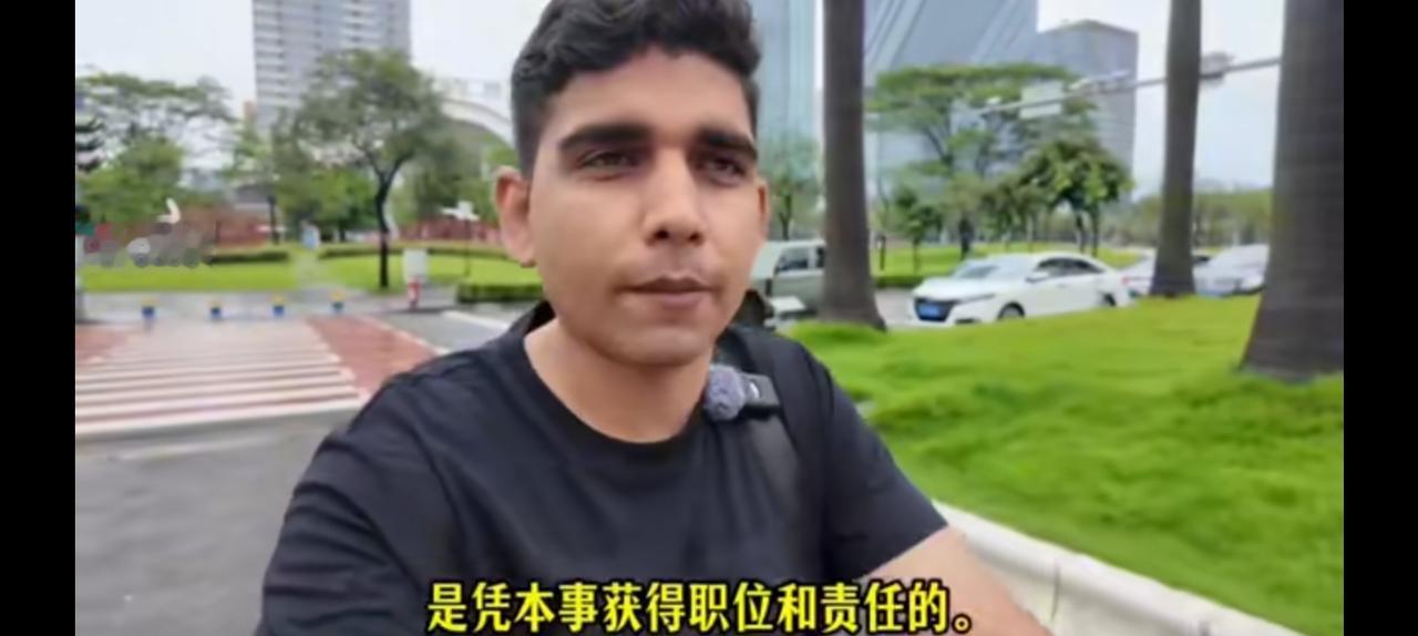 这样的印度人谁不喜欢，因为他实事求是地报道中国。
这里没有宗教纠纷，
没有种族歧