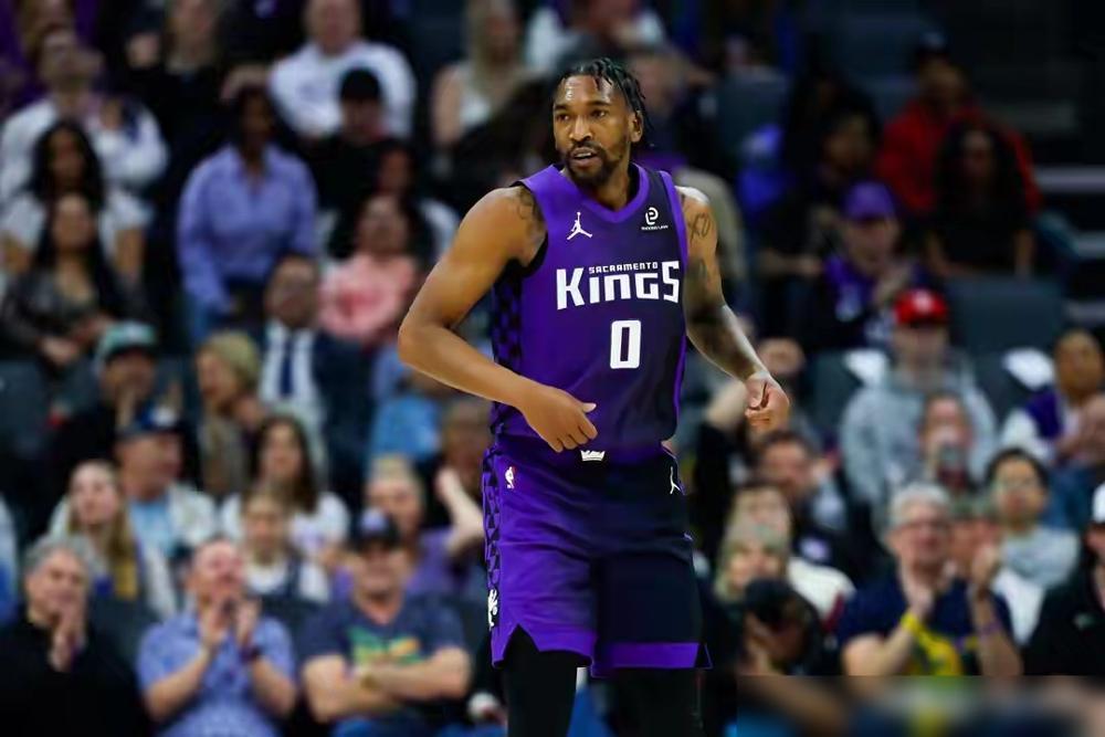 几万条转评正死死按住申京的脑袋往交易筐里塞，非要在夏天拿他去换萨博尼斯。你真以为