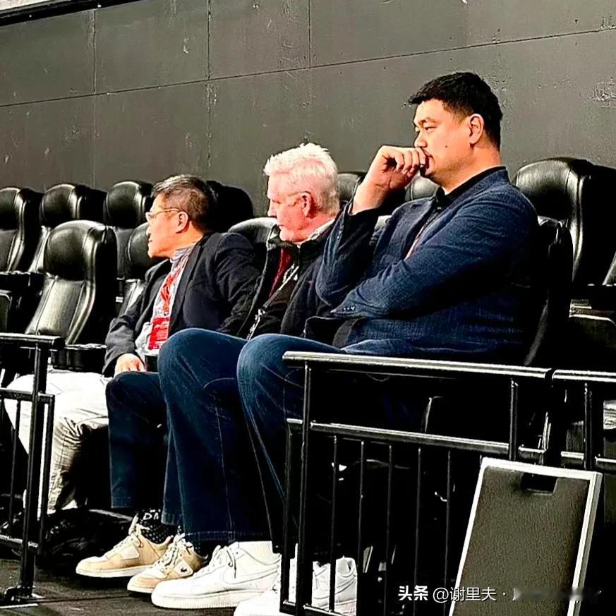 姚明在澳大利亚一周情绪不佳，目睹男女篮6败
男篮：2场比赛输澳男篮53分
女篮：